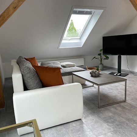 Wen Koenigsberger,Ruhige Dg-Wohnung In Weiden,2 Schlafzimmer,Parkplatz, Zentral! Weiden in der Oberpfalz Esterno foto