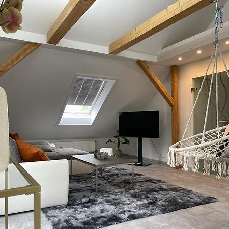 Wen Koenigsberger,Ruhige Dg-Wohnung In Weiden,2 Schlafzimmer,Parkplatz, Zentral! Weiden in der Oberpfalz Esterno foto