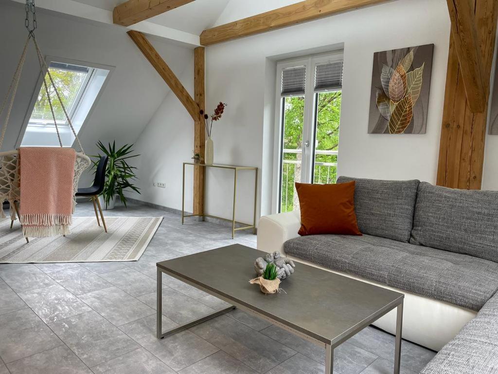 Wen Koenigsberger,Ruhige Dg-Wohnung In Weiden,2 Schlafzimmer,Parkplatz, Zentral! Weiden in der Oberpfalz Esterno foto