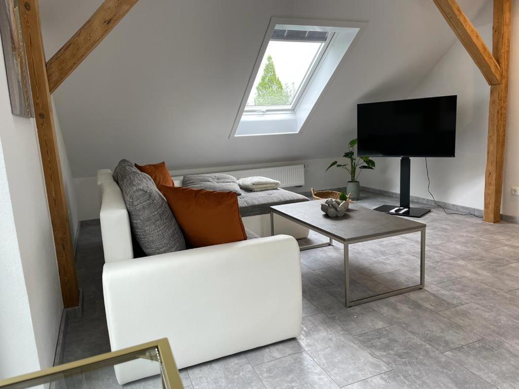 Wen Koenigsberger,Ruhige Dg-Wohnung In Weiden,2 Schlafzimmer,Parkplatz, Zentral! Weiden in der Oberpfalz Esterno foto