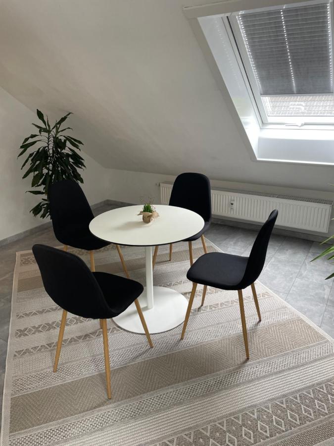 Wen Koenigsberger,Ruhige Dg-Wohnung In Weiden,2 Schlafzimmer,Parkplatz, Zentral! Weiden in der Oberpfalz Esterno foto